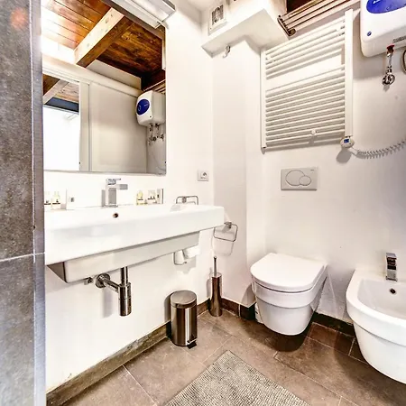 Apartment La Quiete In Centro By Wonderful Italy *